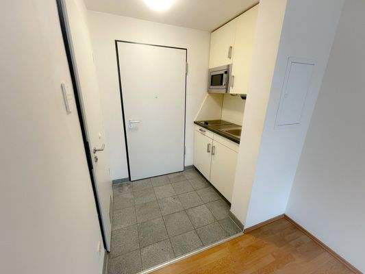 Eingang mit Pantryküche