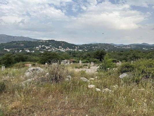 Kreta, Armeni Rethymno: 4 Rohbau-Steinvillen auf großem Grundstück zu verkaufen