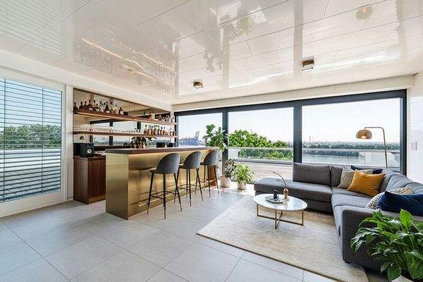 (KI) Große Loggia im Staffelgeschoss (KI)