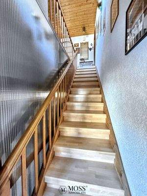 Treppe zur Wohnung im 2.OG