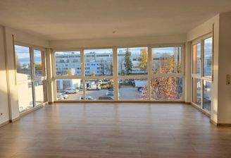 Wohnzimmer mit Wintergarten