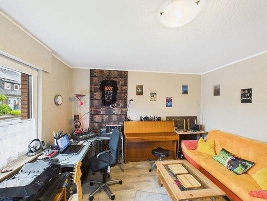 CAM03784G0-PR0091-STILL015