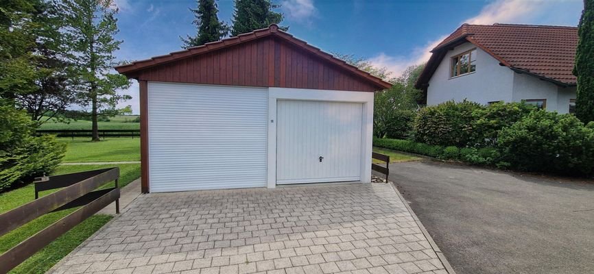 Garage und Carport