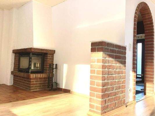 Wohnzimmer mit Kamin