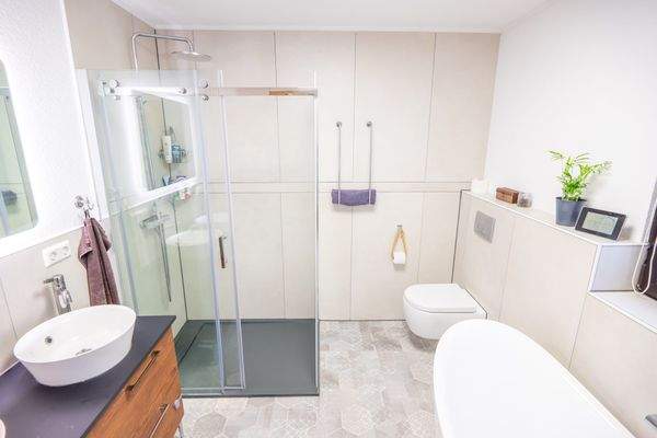 Modernisiertes Tageslichtvollbad 