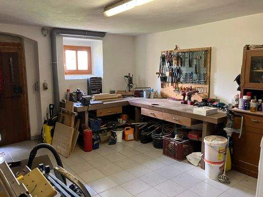 Werkstatt/Anschlussraum u. Waschraum im EG