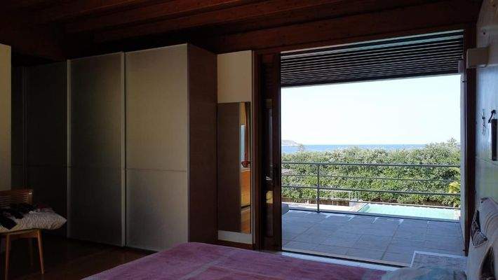 Kreta, Stalos: Luxuriöse Villa mit Meerblick in Strandnähe zu verkaufen