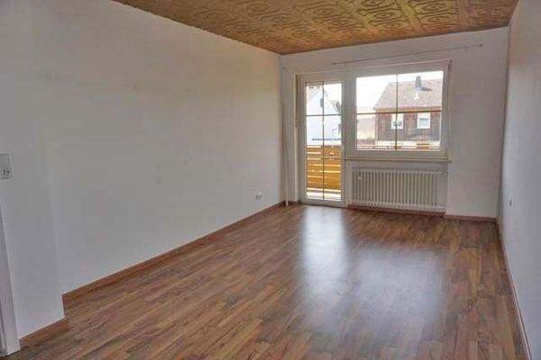 Elternschlafzimmer mit Zugang zum Balkon