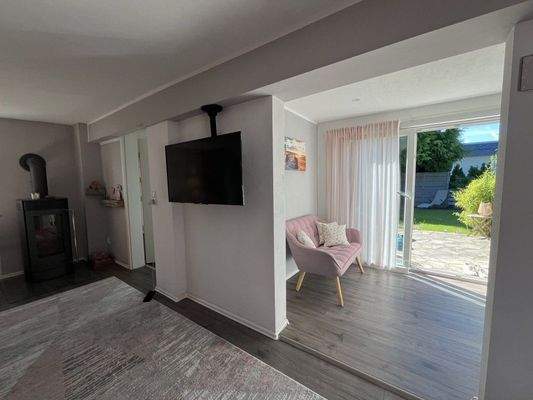 Wohnzimmer mit Eingangsbereich