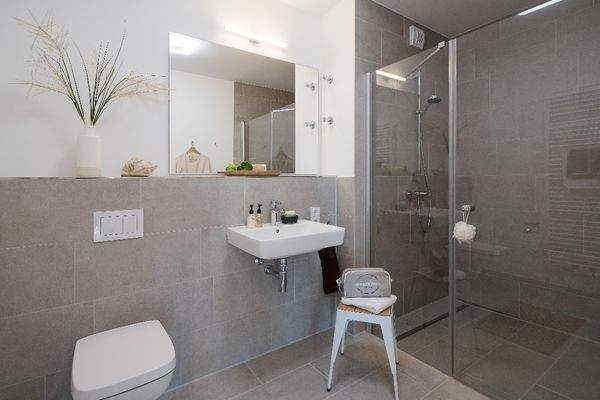 Badezimmer 1.jpg