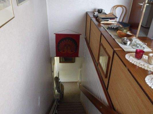 Treppe zu den Schlafräumen....JPG
