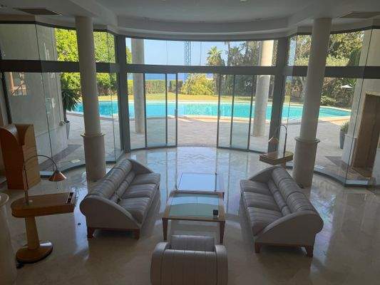 Wohnzimmer und Terrasse