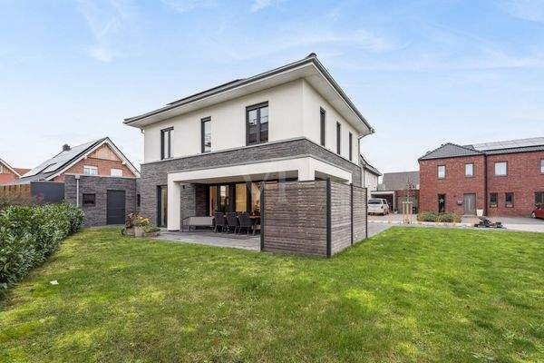 backbone_584524-A_010_WEB