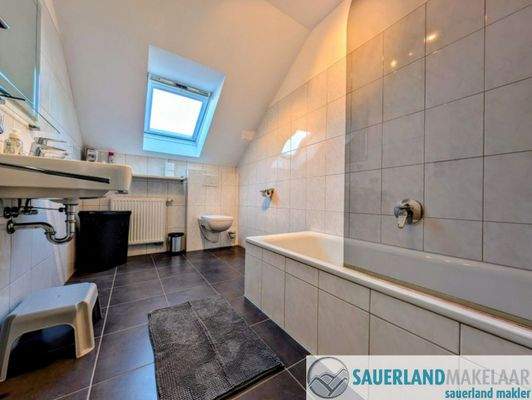 Badezimmer 1 OG Haupthaus