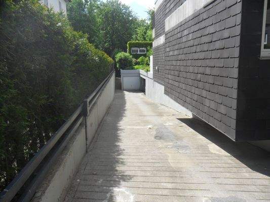 a)Tiefgarage Zufahrt.JPG