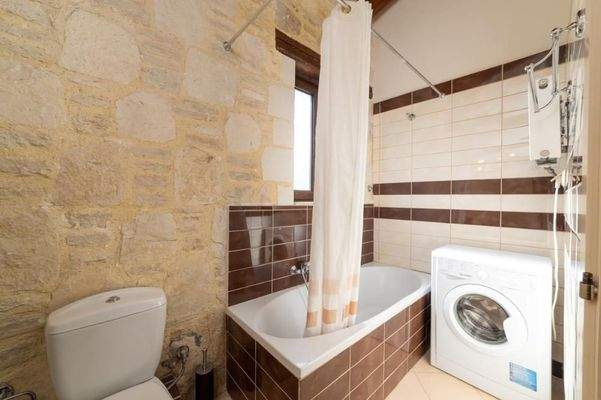 Kreta, Armeni bei Chania: Traditionelles Steinhaus mit privatem Pool zu verkaufen