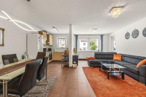 Wohnen-Essen - Küche mit Ausgang Terrasse