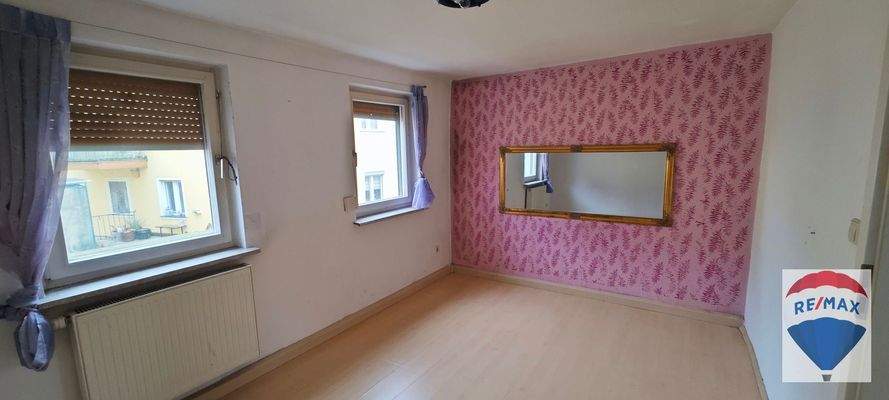 2. OG Schlafzimmer NR. 1