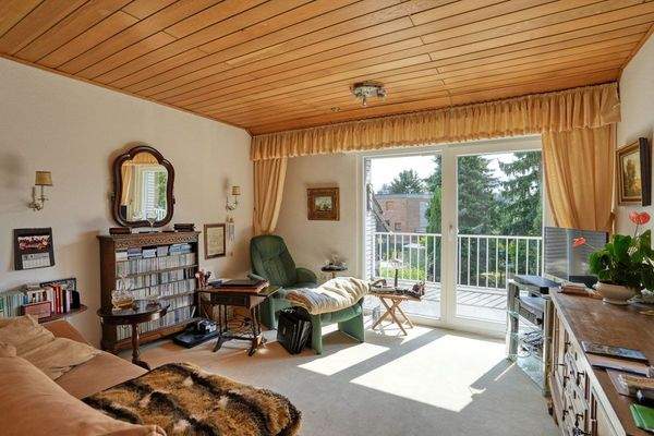 Kinderzimmer mit Zugang zur Dachterrasse