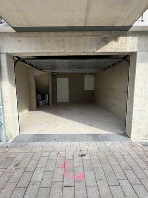  Einfahrt Garage