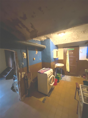 hinterer Flur mit Waschmaschienenanschluss