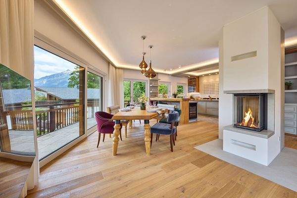 Essplatz mit Bergblick