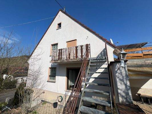 Seitenansicht mit separter Treppe in 2.OG