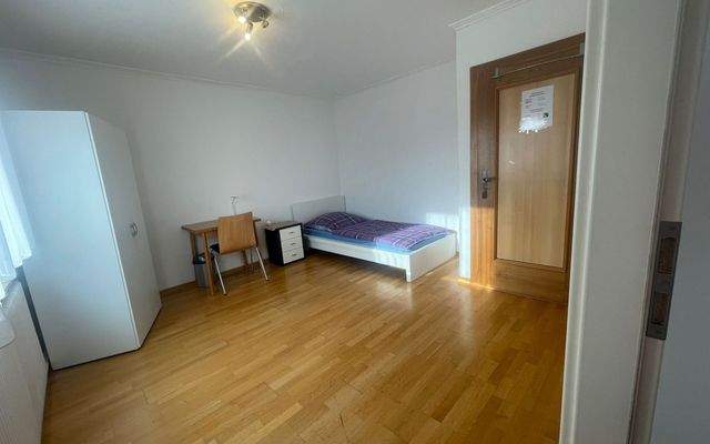 Ez Zimmer 2  Zimmer in Esslingen zu vermieten möbliert Wohnen auf Zeit urbanbnb  1.jpeg