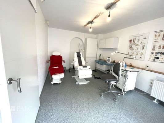 Behandlungsraum 1 (2)