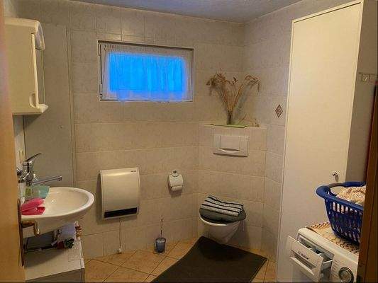 Keller-WC-Wäscheraum