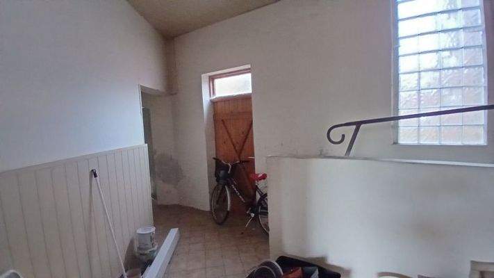 Durchgang zum Stallgebäude