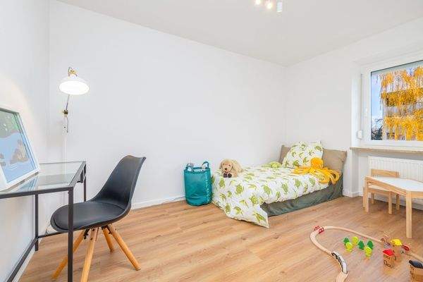 Kinderzimmer / Büro / Schlafzimmer 2