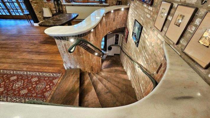 Wohnsaal: Treppe vom OG zum EG