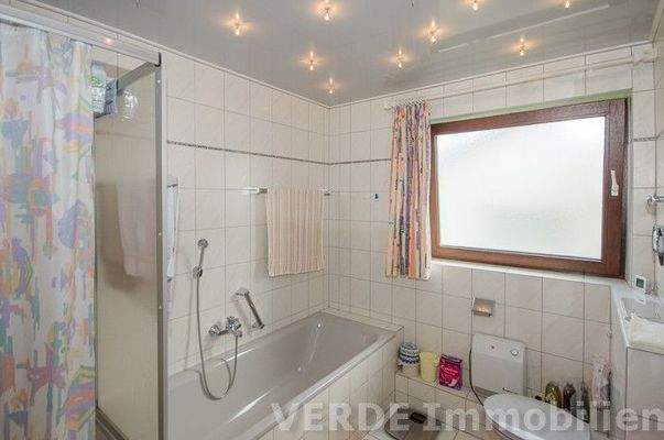 Gepflegtes Badezimmer