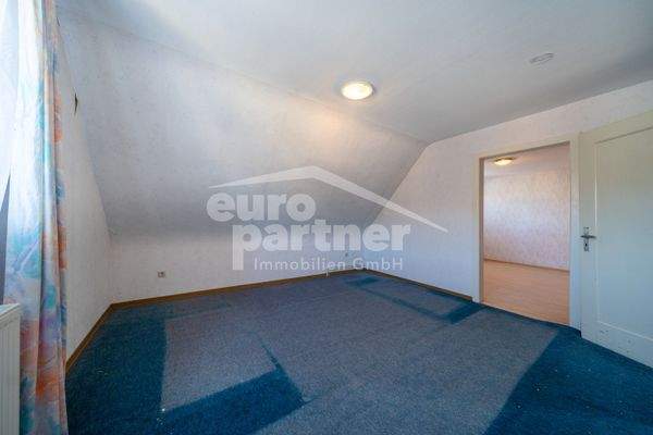 Schlafzimmer I (DG rechter Gebäudeteil)