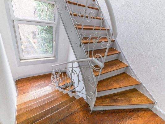 9 Ansicht des Treppenhauses (1).jpg