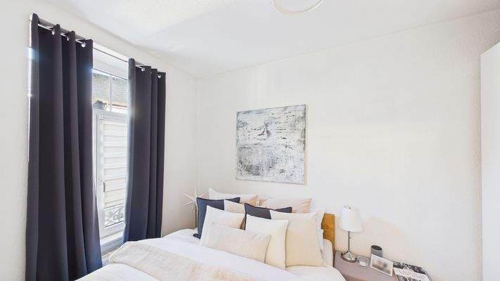 Schlafzimmer 2. OG stilvoll eingerichtet