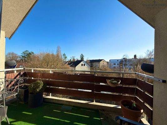 Helle Loggia mit Südausrichtung
