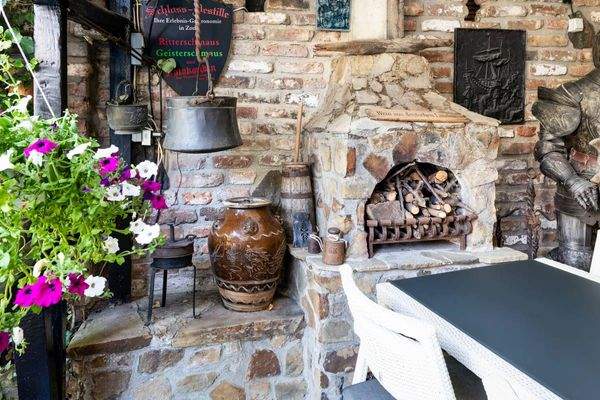 Schloss Destille-1-7-2