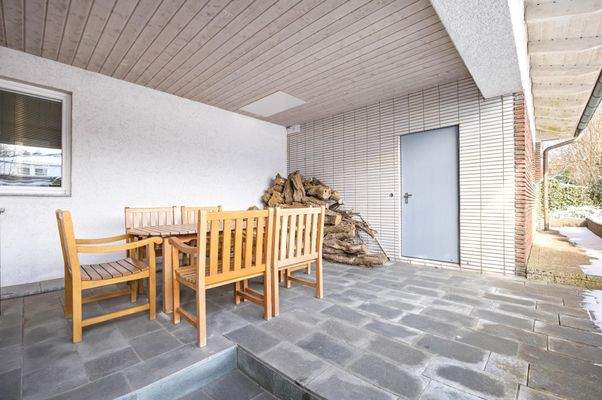 Überdachte Terrasse Nr. 3 – Zugang unter anderem von der Küche