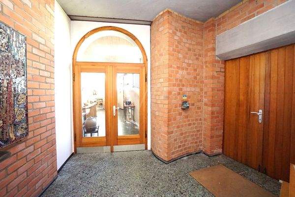 Eingangsbereich Kirche EG