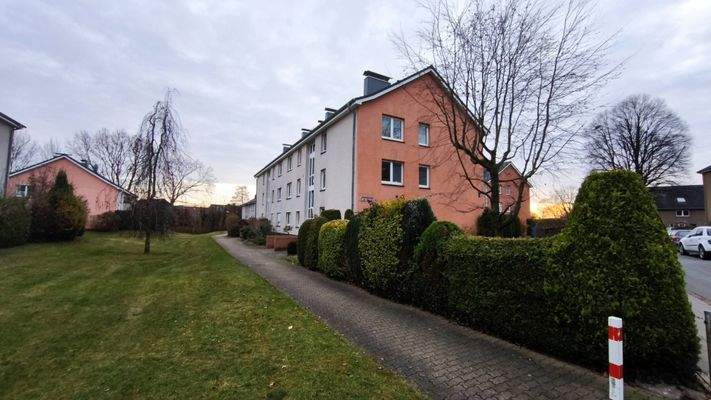 Seitenansicht und Zuwegung