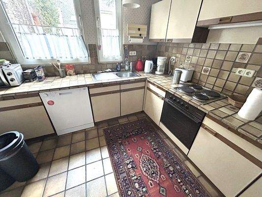 voll ausgestatte Küche im 1. OG 