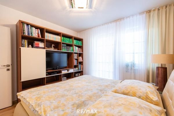 6. Zimmer mit Loggia
