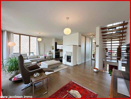 Wohnzimmer mit Grundofen im 1. OG