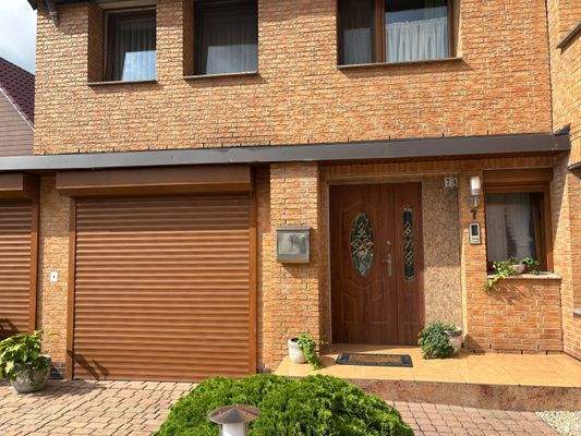 IMG_2860 - Haus - Front.jpg