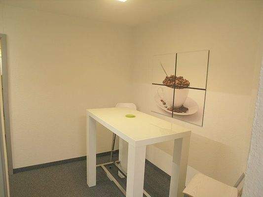 gemeins. Stehtischbereich