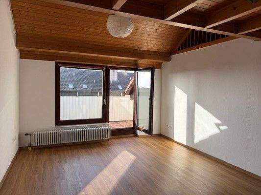 Wohnbereich mit Loggia.jpg