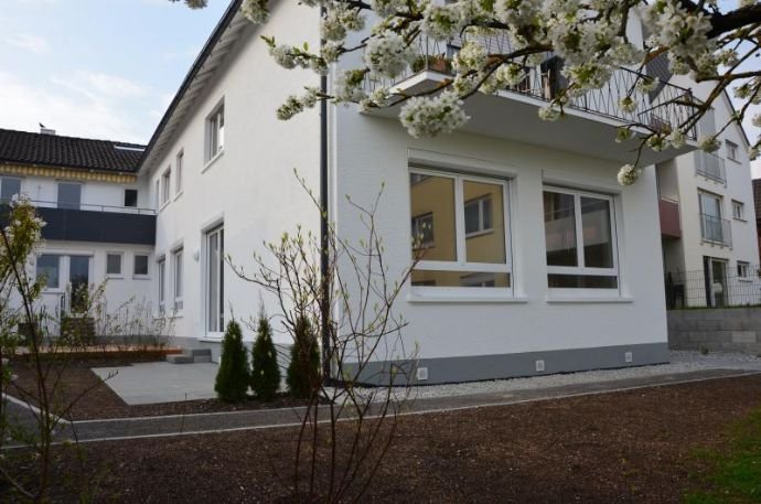 Bezugsfreie möblierte 3-Zimmer-Ferienwohnung mit Garten-Terrasse im Zentrum von Allensbach