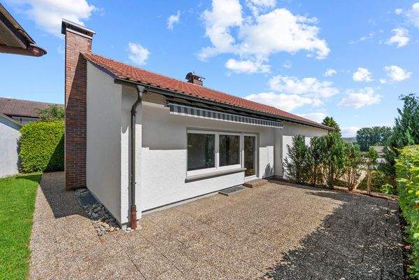 Eingangsbereich-/ Terrasse